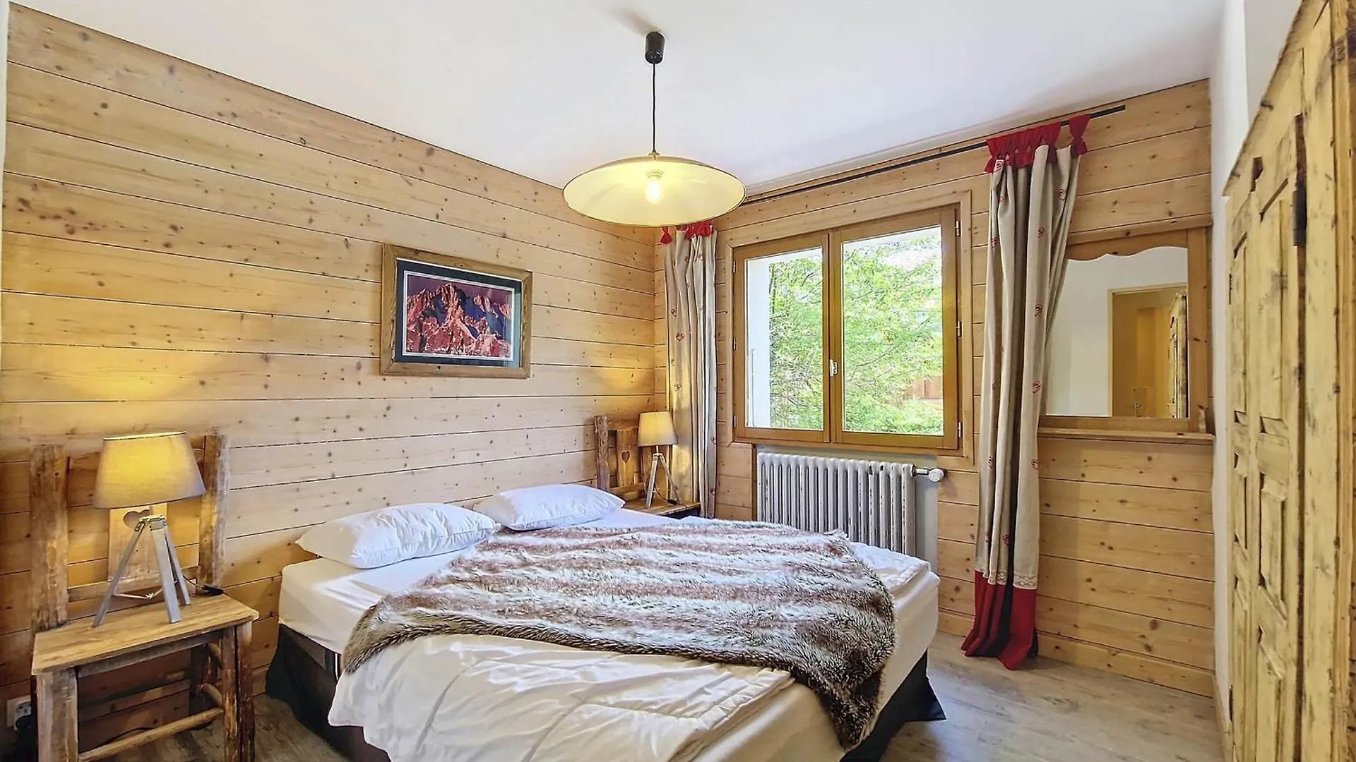 Chalet A La Clusaz 10 Pers, 4 Chambres, Parking - Fr-1-818-1 0*,  France